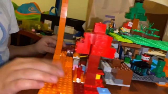 Обзор на двойной мир из LEGO MINECRAFT «заброшенная шахта» смотреть онлайн