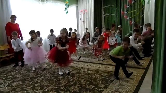 Танец "Мы шумные, но классные" группа №2 смотреть онлайн