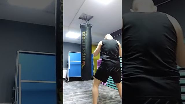 Тайский бокс. Муай тай. Фитнес. Отработка ударов на боксерском мешке. 25 сентября. Утро. Часть 4 смотреть онлайн