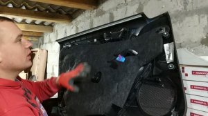 Как снять обшивку двери Ауди А4 В8.