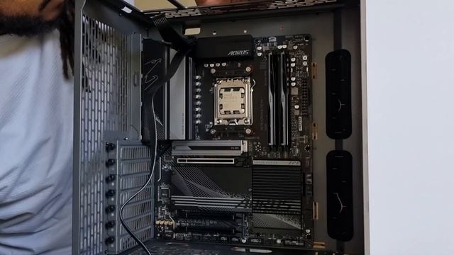 RTX 4070 BUILD - AMD RYZEN 7800X3D FRACTAL NORTH смотреть онлайн