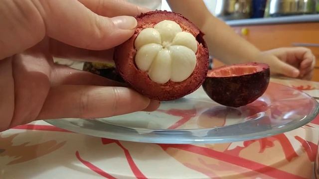 Мангустин экзотический вкусный фрукт