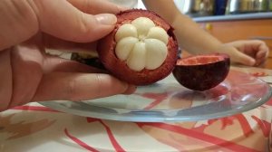 Мангустин экзотический вкусный фрукт