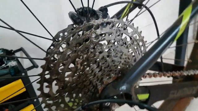 XT M8000 GS + Deore 11x51t смотреть онлайн