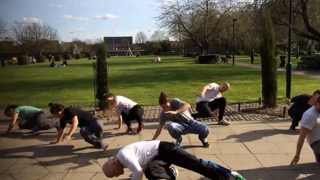 Haggerston park training with East London Capoeira & Mestre Fantasma смотреть онлайн