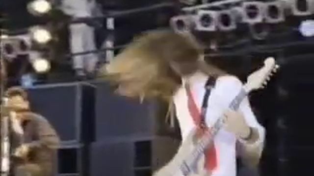 Extreme - Keep Yourself Alive (Freddy Mercury Tribute) смотреть онлайн