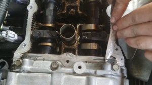 Nissan X-Trail T-30: замена прокладки на крышке клапанов