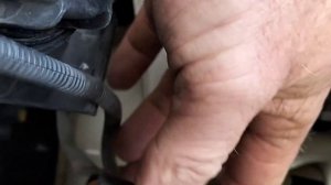 Kia Carnival / Sedona Headlight Bulb Replacement.