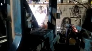 установка рулевого дозатора . по центру кабины на ЮМЗ .