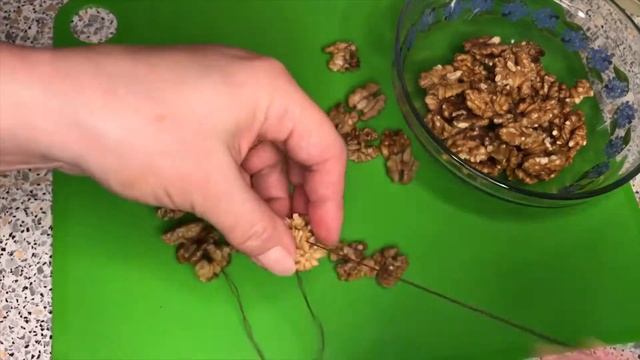 СОБИРАЕМ ЧУРЧХЕЛУ ИЗ ГРЕЦКОГО ОРЕХА смотреть онлайн