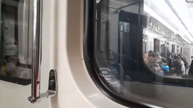 Метро Санкт-Петербурга. Звёздная и двери смотреть онлайн