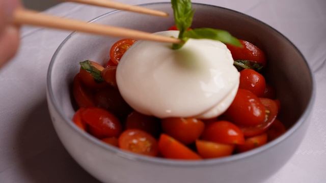 3 Delicious Ways to eat Burrata смотреть онлайн