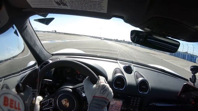 Sebring Raceway 718 Cayman GTS 2:21 Lap смотреть онлайн