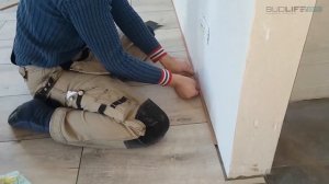 Пробковый компенсатор. Укладка ламината без плинтусов. Laying laminate without plinths
