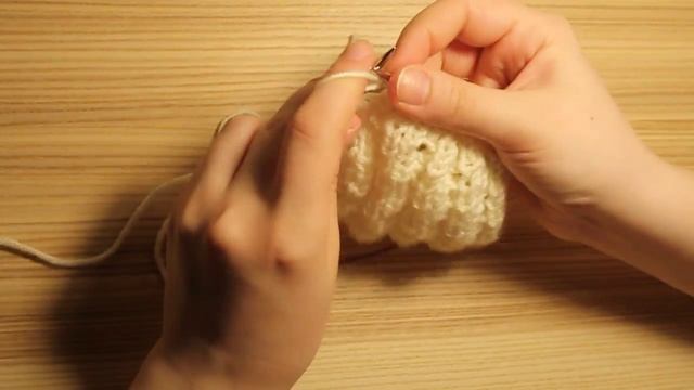 Как вязать узор змейка спицами // Простой и эффектный узор для шарфа смотреть онлайн