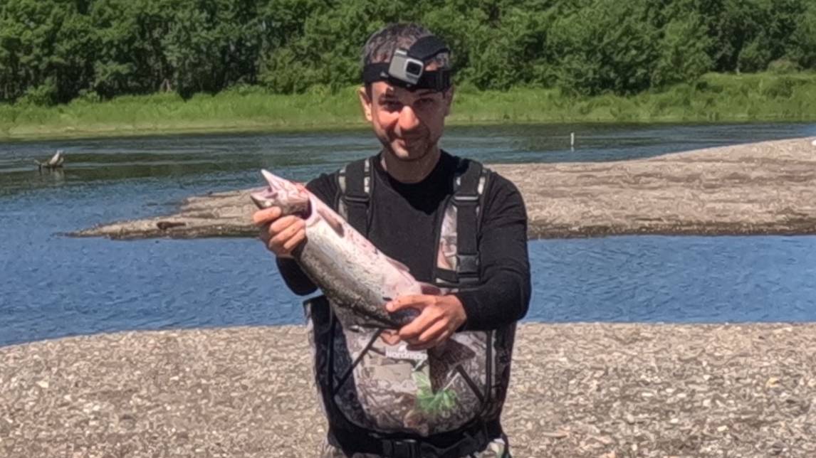 Мастер Владимир Мусурок ловит горбушу, кету на Камчатке на свои воблеры