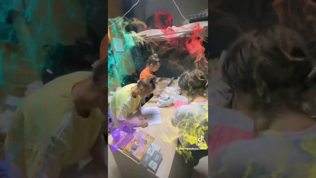 Помогаем людям)) смотреть онлайн