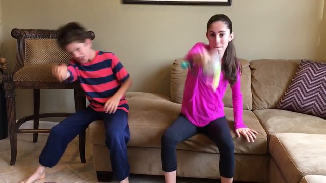 Hasbro Gaming - ‘Bop It! New Moves’ TV Commercial смотреть онлайн