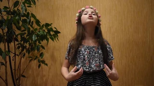 Стихи ко Дню матери. Читает Полина Лодыгина смотреть онлайн