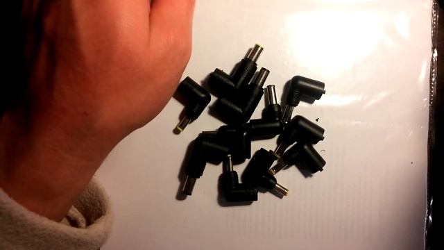 ЗАРЯДНОЕ УСТРОЙСТВО НОУТБУКА В АВТО. смотреть онлайн