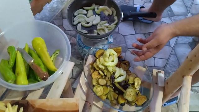 как муж жарит овощи на балконе смотреть онлайн