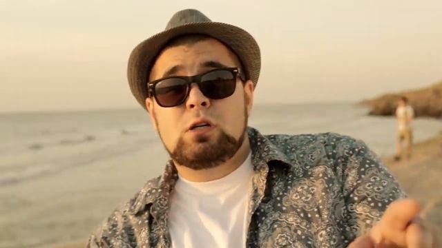 Включил режим засранца, двигаюсь в сланцах в ритме танца Tof ft. Фир (танцуй) смотреть онлайн