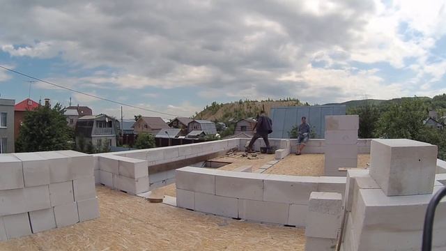 Кладка блоков на втором этаже