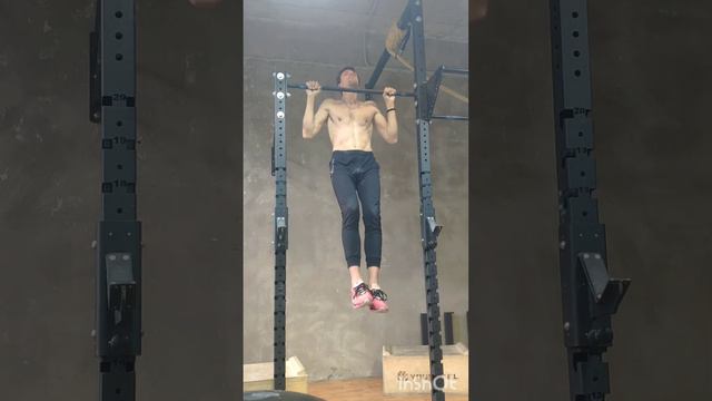 27 подтягиваний во всю амплитуду с паузой внизу) 2:00 сек свой вес 85.4 кг смотреть онлайн