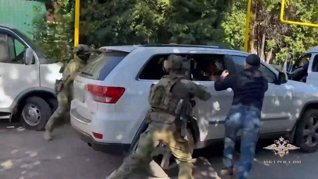 Саратовские и пензенские фальшивомонетчики печатали 100-долларовые купюры смотреть онлайн