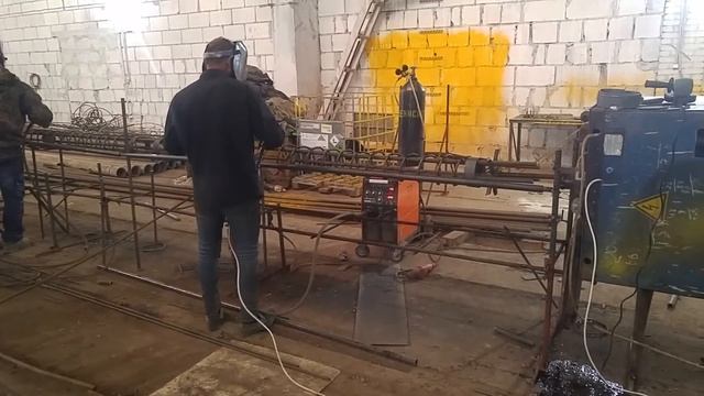 Сварка арматурных каркасов для буронабивных свай смотреть онлайн