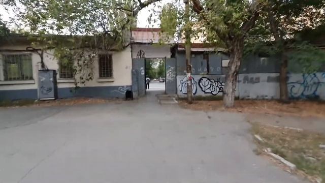 Саратов - обзор города.Улицы Рахова, Астраханская. СГУ им. Чернышевского, детский парк. Студгородок смотреть онлайн