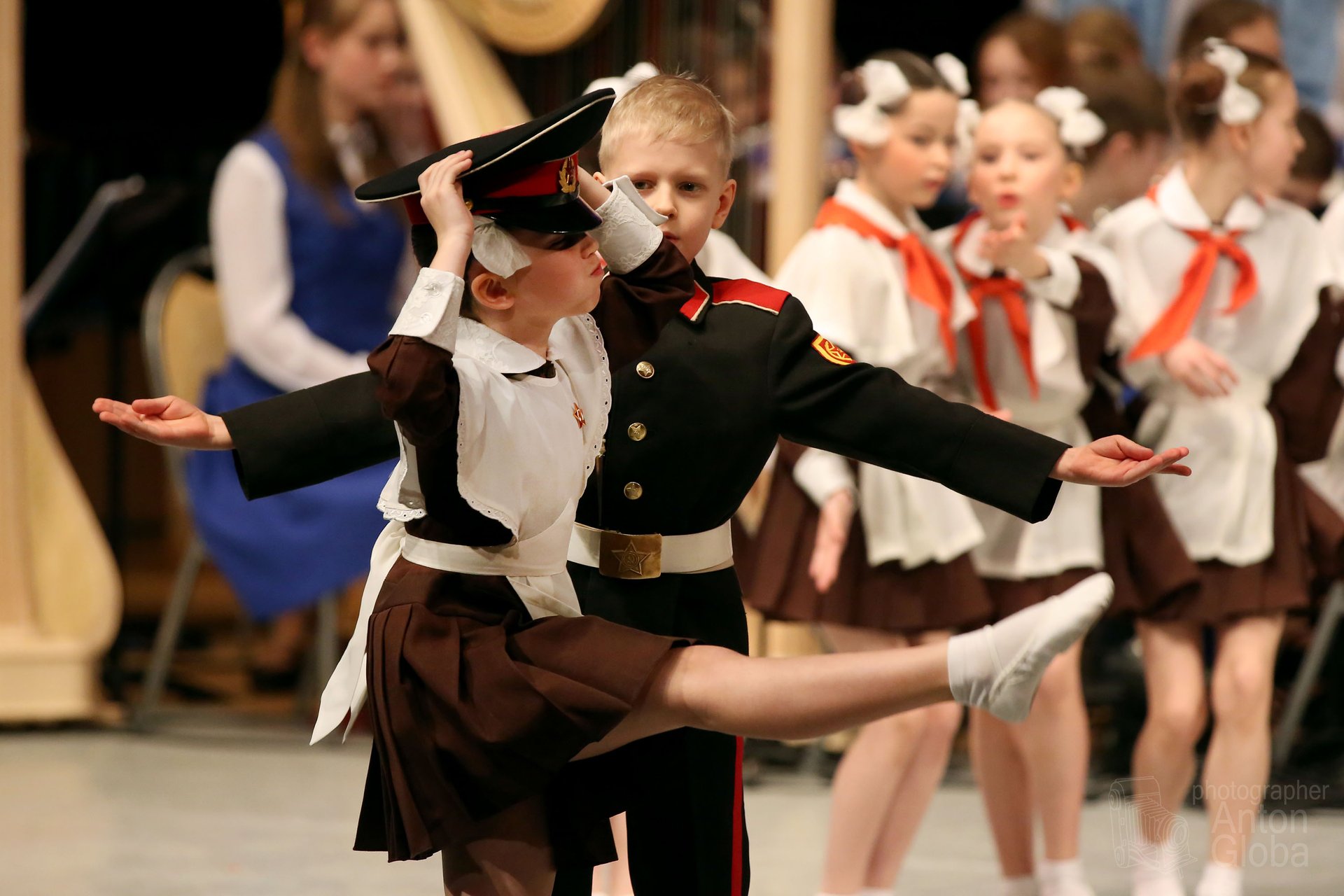 «ШКОЛЬНАЯ ПОЛЬКА», Ансамбль Локтева. "SCHOOL POLKA", Loktev Ensemble. смотреть онлайн