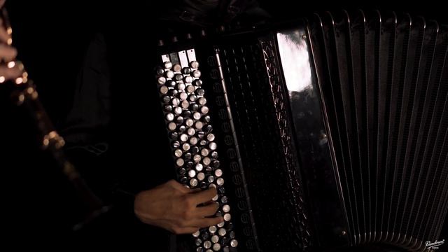 Florent Héau et Théo Ould : Prélude en harpègement - Marin Marais - смотреть онлайн