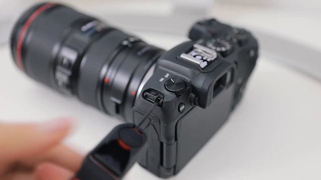 Best Vlogging Camera 2019 - Canon RP смотреть онлайн
