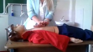 как правильно делать искусственное дыхание)))