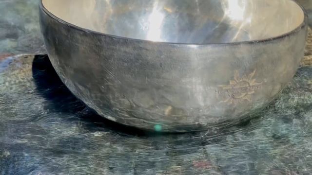 Профессиональная поющая чаша Healingbowl Серебряная Жемчужина Всё об этой чаше / Buy a singing bow смотреть онлайн