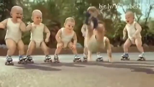 Дети танцуют под Papito Chocolata