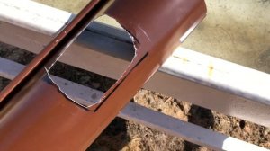 Монтаж металлической водосточной системы