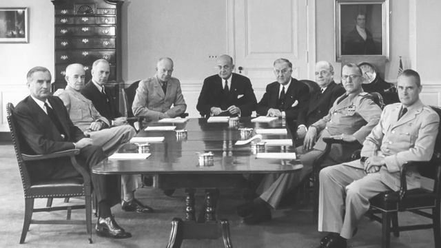 Dwight D. Eisenhower - 34th U.S. President & Commander of Allied Forces in WW2 | Mini Bio | BIO смотреть онлайн