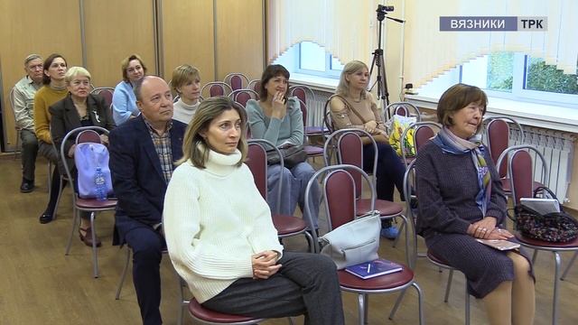 Известный российский гитарист Владислав Домогацкий дал мастер-класс в Вязниковской школе искусств. смотреть онлайн