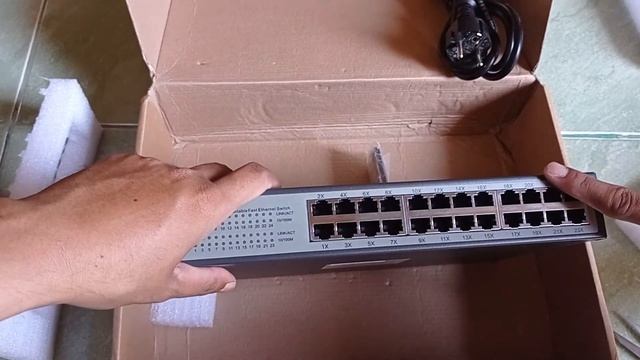 Unboxing Netis St3124s 24 Port