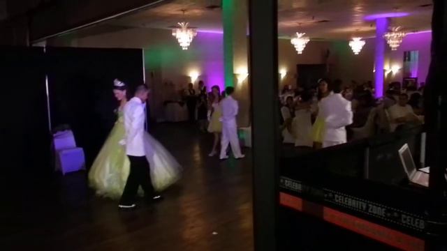 Savannah's Quinceanera смотреть онлайн