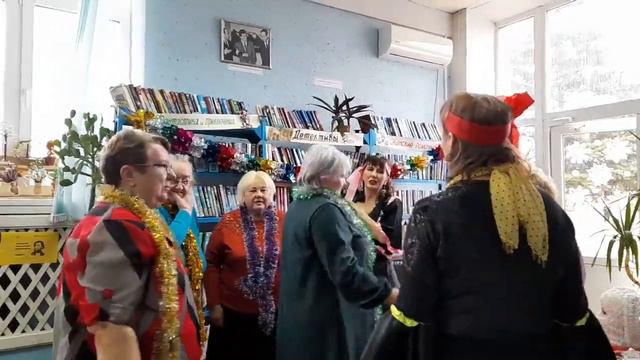 В лесу родилась елочка и до сих пор растет смотреть онлайн