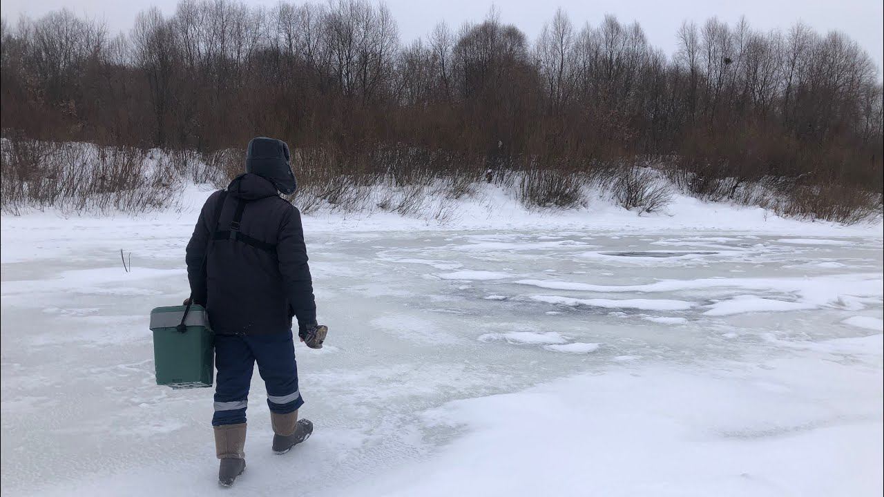 Рыбалка На ОКЕ / Рыба ВСЯ на ГЛУБИНЕ / Рыбалка в ЯНВАРЕ смотреть онлайн