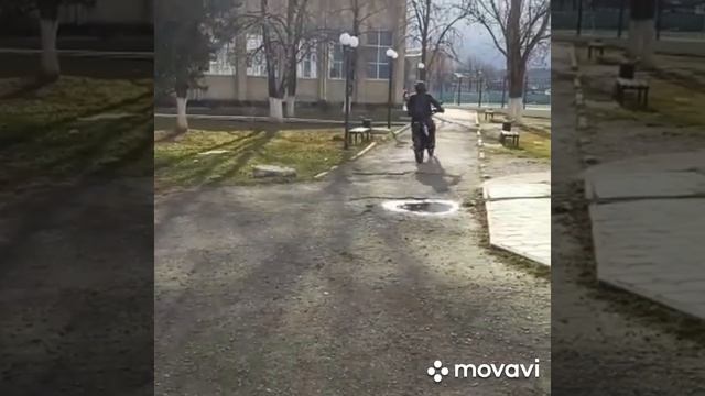 Валит ли мотоленд на заднем? смотреть онлайн