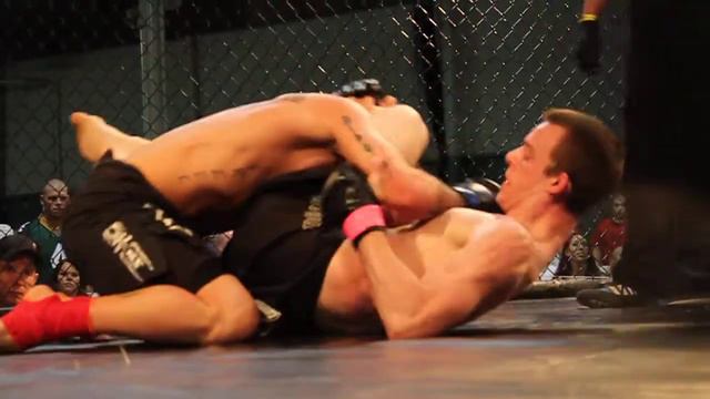 Josh "Short Stack" Robinson vs. Andrew "The Real" McCoy - Round 1 смотреть онлайн