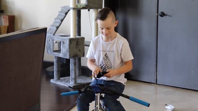 I Got a New Mini BMX Bike! смотреть онлайн