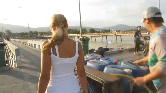 Тайланд. Пхукет. Гуляем по пирсу Чалонг. Отлив смотреть онлайн