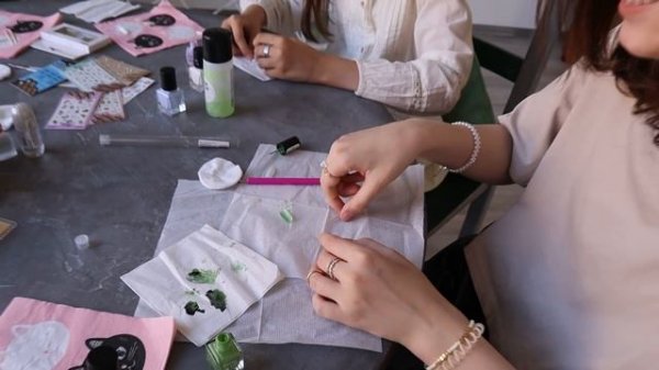 СДЕЛАЛИ НОГТИ!!! МАША LIL_P vs Christie Charm! КТО СДЕЛАЛ ЛУЧШЕ!?