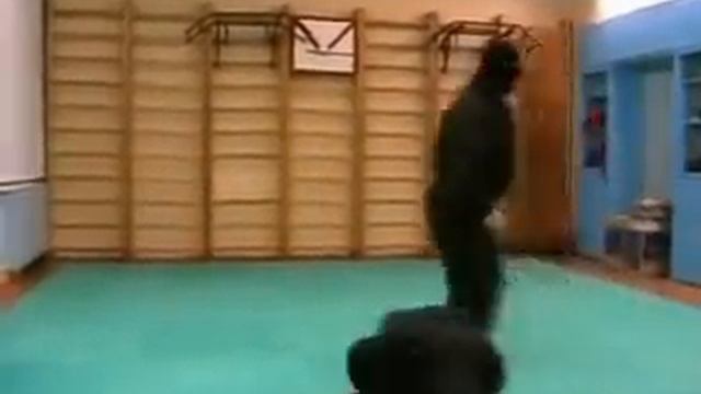 Нестандартные приёмы рукопашного боя. Борьба. Защита от май-гери смотреть онлайн